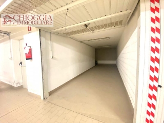 zoom immagine (Garage 30 mq, zona Sottomarina)