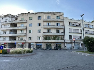 zoom immagine (Negozio 90 mq, zona San Giovanni)