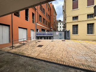 zoom immagine (Garage 16 mq, zona Padova - Centro)