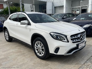 zoom immagine (MERCEDES-BENZ GLA 200 d Automatic Business Extra)