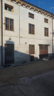 zoom immagine (Casa a schiera 340 mq, soggiorno, 8 camere, zona Santa Croce Bigolina)