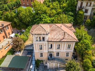 zoom immagine (Villa 1000 mq, soggiorno, 12 camere, zona Colli / Castiglione / San Mamolo)
