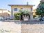 Casa indipendente dagli ampi spazi abitativi, in zona centrale tranquilla e residenziale. soluzione