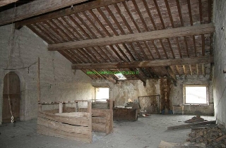 zoom immagine (Rustico 200 mq, soggiorno, 2 camere, zona Peseggia)