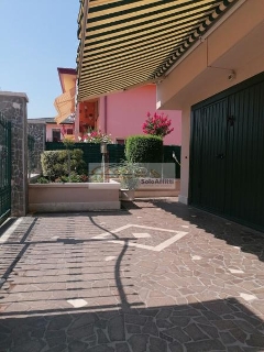 zoom immagine (Casa singola 174 mq, soggiorno, 3 camere, zona Campoverardo)