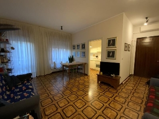 zoom immagine (Appartamento 100 mq, soggiorno, 2 camere, zona Porta Nova)