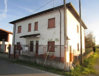 zoom immagine (Casa a schiera 170 mq, soggiorno, 3 camere, zona Sannazzaro Dè Burgondi)